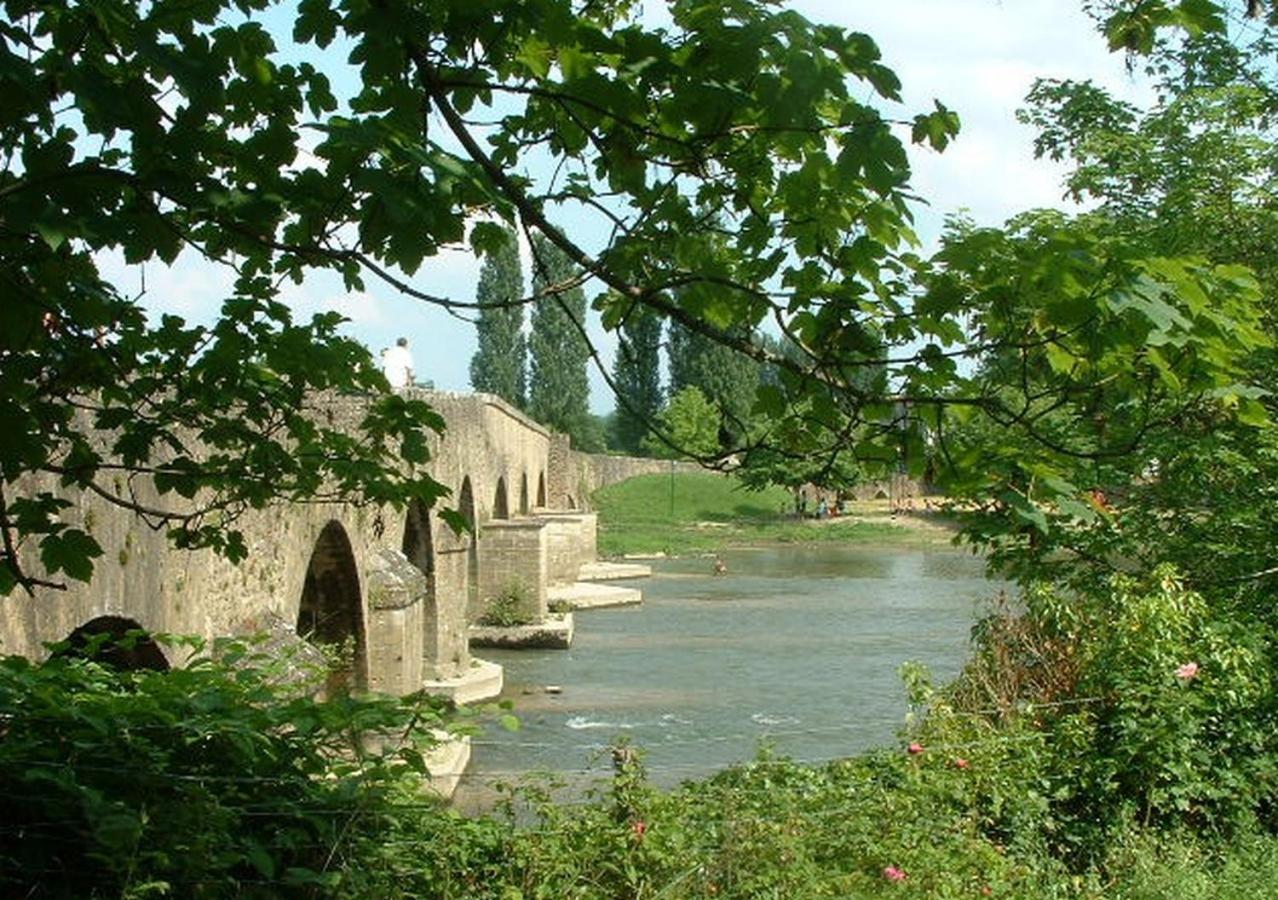Chambres D'Hotes Le Pont Romain Montfort-le-Gesnois Exterior foto